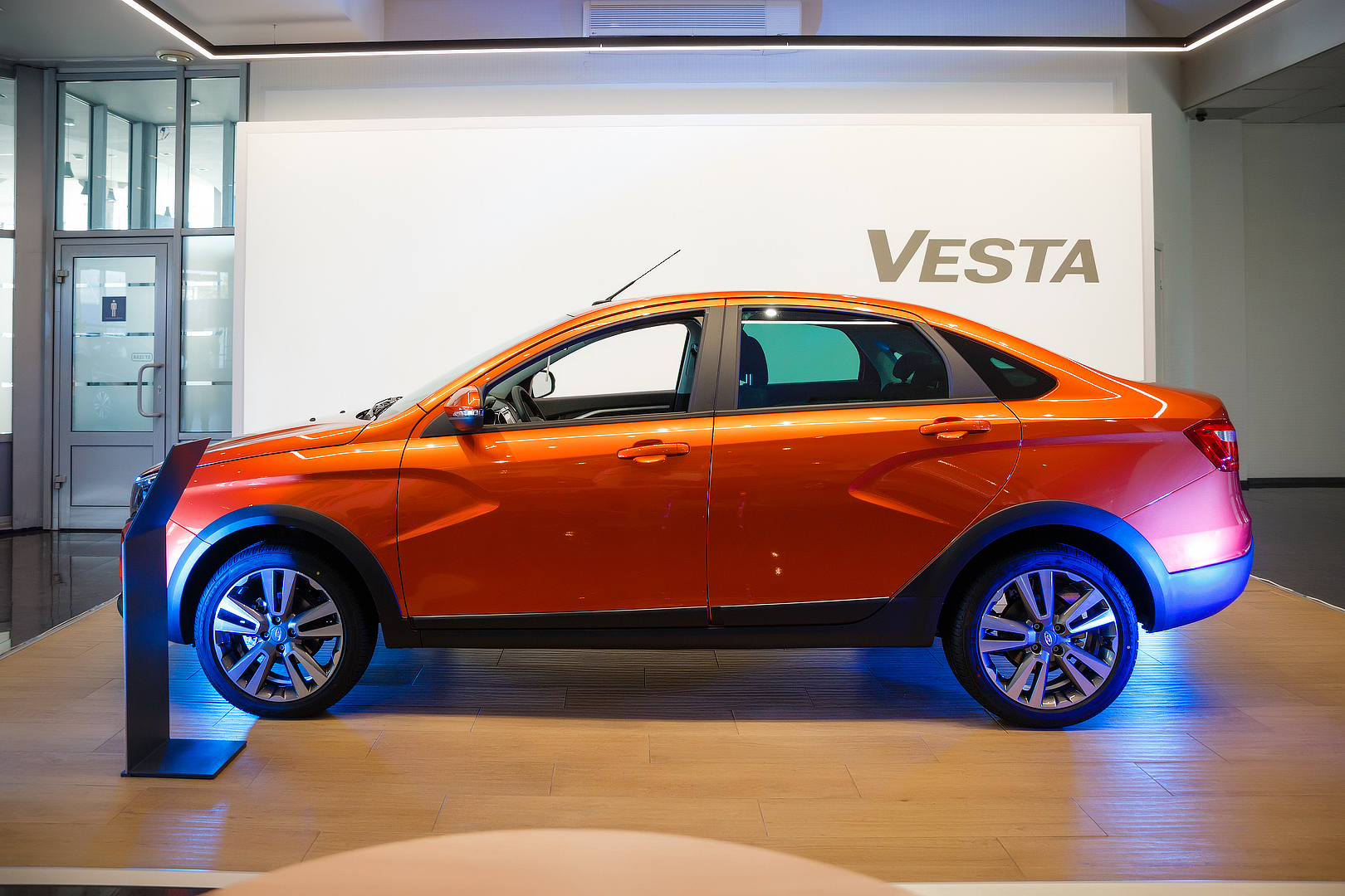 #LADADAY в автосалоне «Викинги». Стартовали продажи LADA VESTA Cross!
